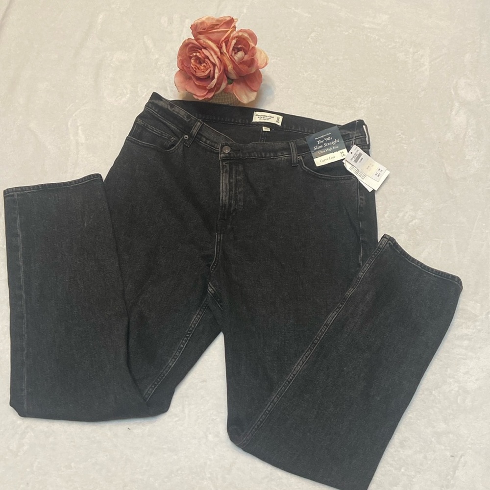ABERCROMBIE & FITCH NWT size 34 18L Slim Straight Ultra High Rise Black Jeans